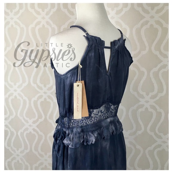 Mustard Seed Mineral Wash and Lace Maxi - Picture 4 of 10